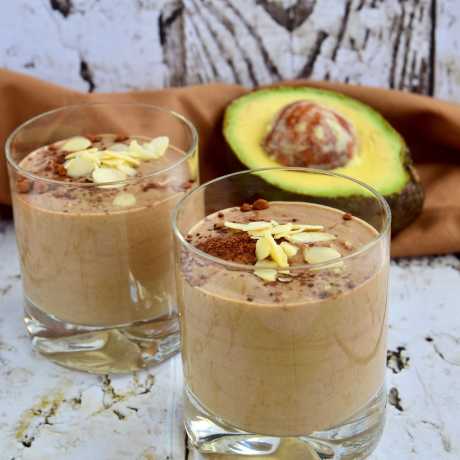 Smoothie de chocolate y aguacate 5